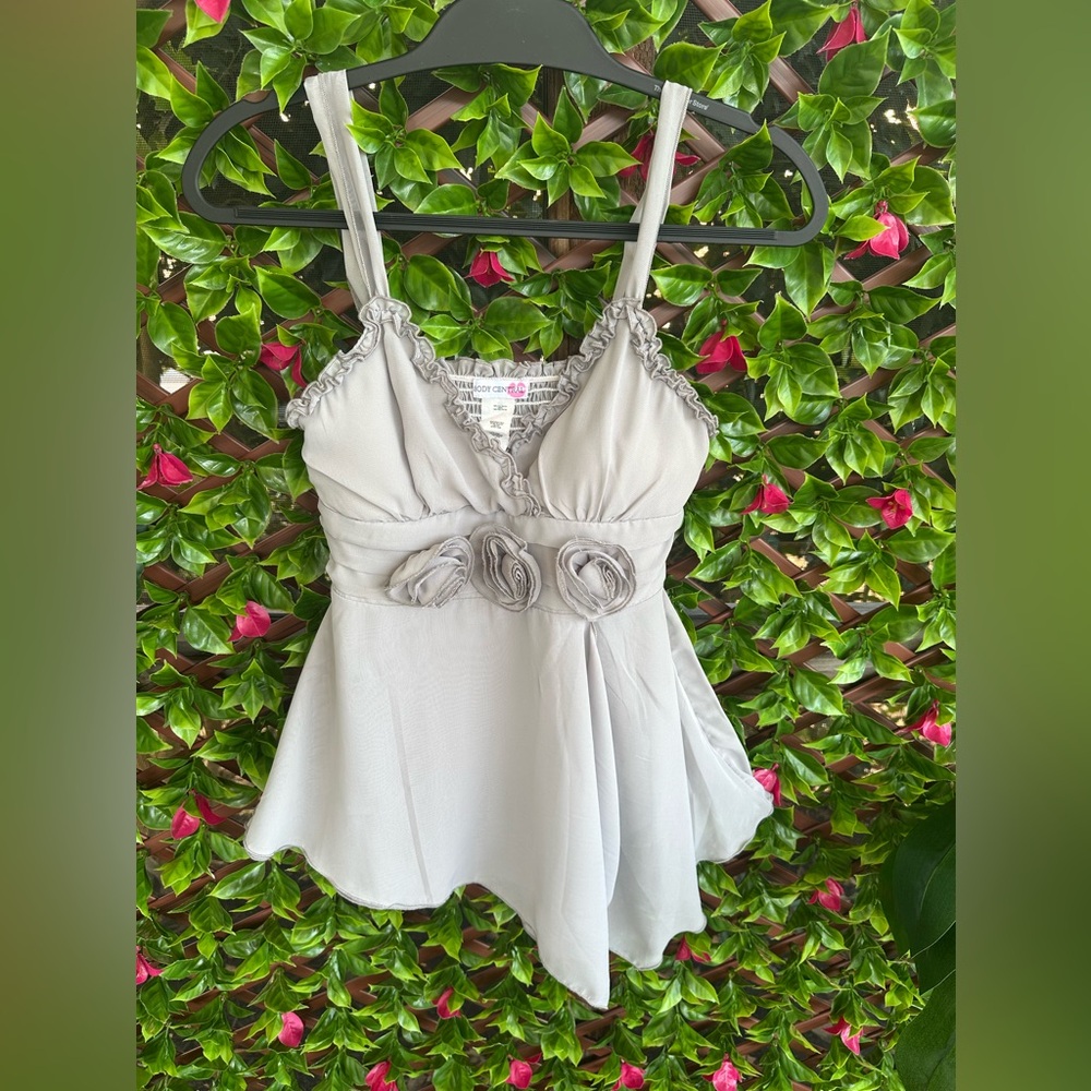 Gray Ruffled Flowy Top - Picture 3 of 10